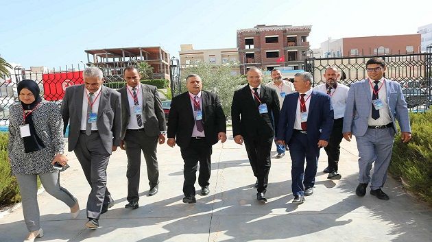 وزير التربية يؤدي زيارة إلى مركز إصلاح الباكالوريا بالمهدية