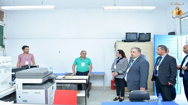 وزير التربية يتابع سير امتحان الباكالوريا بعدد من المؤسسات التربوية في نابل