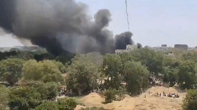 كانت تقل 242 راكباً.. تحطّم طائرة هندية أثناء إقلاعها من مطار أحمد آباد