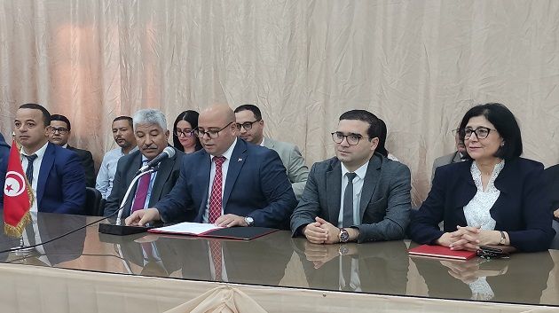 وزير التشغيل يشرف على إمضاء اتفاقيات شراكة مع 3 شركات صناعية في زغوان