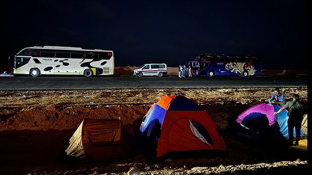قافلة 'الصمود': تضييقات شديدة على الحركة ومنع وصول المساعدات إلى داخل المخيّم