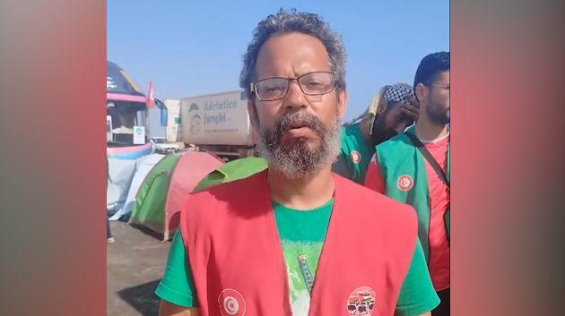 المتحدّث باسم قافلة الصّمود يتعرّض لاعتداء بالعنف الشّديد وسرقة أمواله
