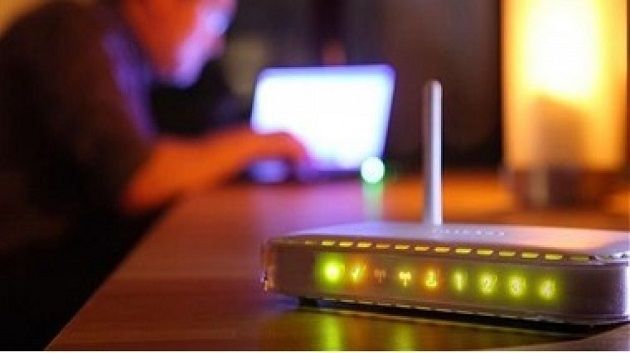 إيران تمنع المسؤولين وحرّاسهم من استخدام الأجهزة المتصلة بالشبكات