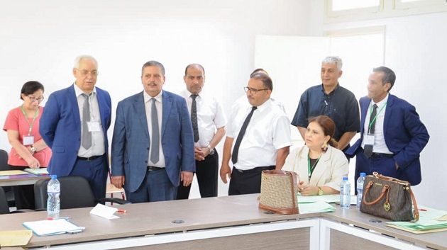 وزير التربية يطّلع على ظروف إصلاح اختبارات 'النوفيام'  