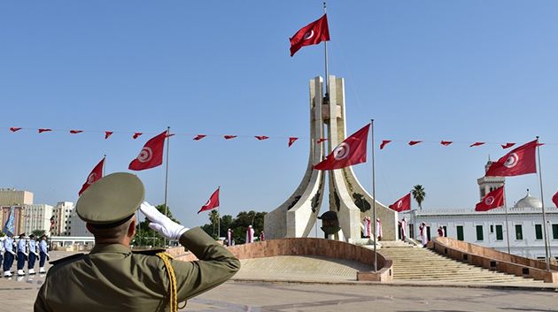 رفع العلم المفدى بساحة القصبة بمناسبة الإحتفال بالذكرى الـ 69 لانبعاث الجيش الوطني