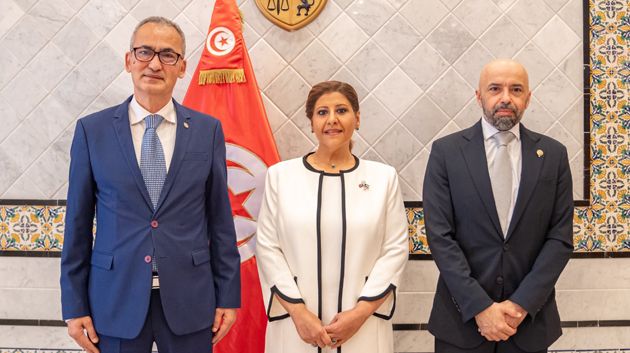 كاتب الدولة لدى وزير الخارجية يلتقي مساعد وزير الخارجية لشؤون حقوق الإنسان بدولة الكويت