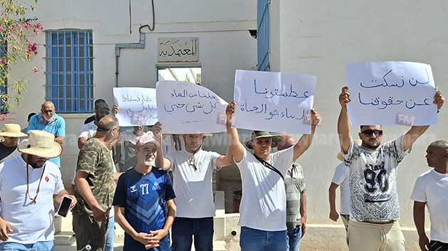 قفصة: أهالي المظيلة يحتجّون بسبب الانقطاع المتكرّر للمياه
