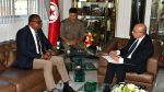 في لقائه بنائب نظيره الغاني: وزير الدفاع يعرب عن أمله في إرساء أطر لتعزيز التعاون الثنائي العسكري