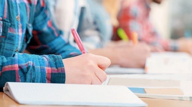 عدد من الأولياء يطالبون بإلحاق أبنائهم بالمدارس الإعدادية النموذجية (فيديو)
