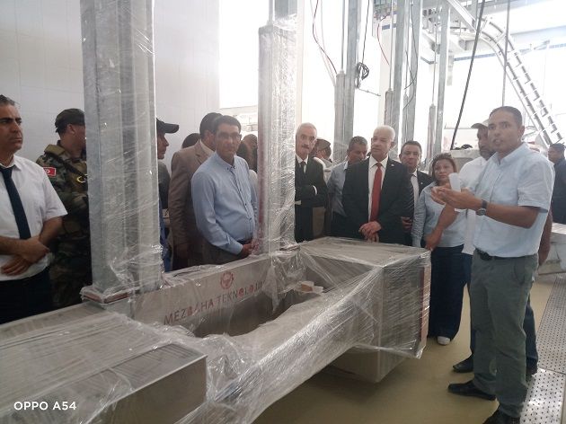 وزير التجارة يشرف على ابرام اتفاقيات استغلال شركة اللحوم لمركب اللحوم الحمراء في بن قردان