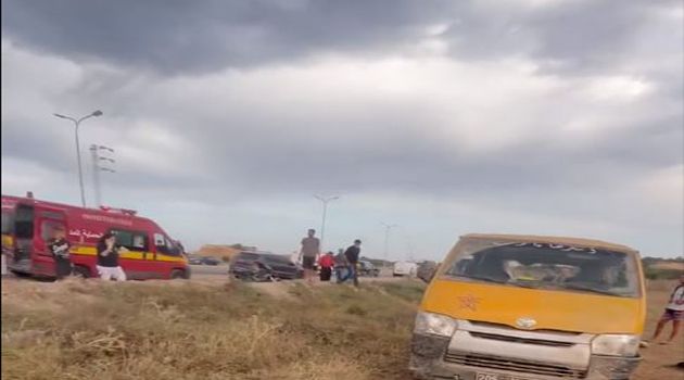 وفاة امرأة واصابة اخرين اثر انقلاب سيارة لواج  