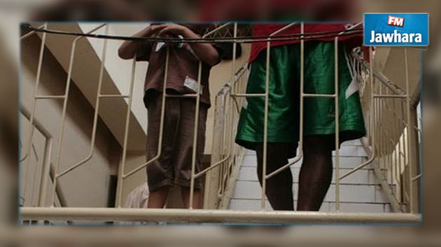 احتجاز مهاجرين غير شرعيين في ليبيا بحديقة للحيوانات