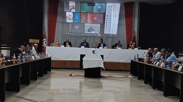 وزير التجارة يشرف على جلسة عمل بولاية سوسة 