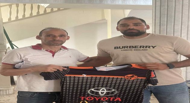 حمزة الزواوي يعزز صفوف نادي كرة اليد بجمال