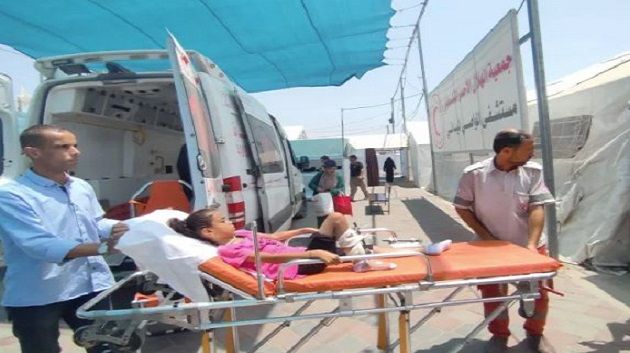 48 مريضا وجريحا يغادرون القطاع المحاصر للعلاج بالخارج