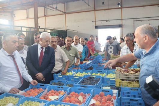 وزير التجارة يؤدي زيارة الى سوق