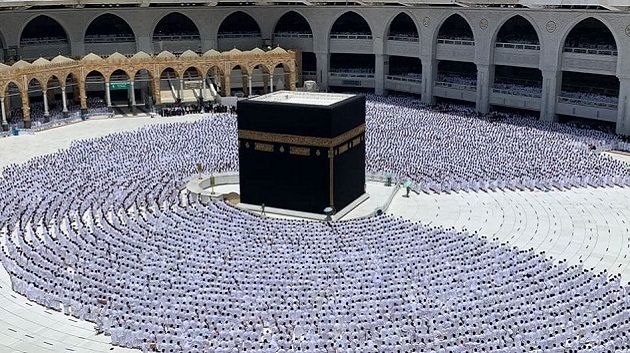وزارة الشؤون الدينية تُصدر بـلاغا بخصوص موسم العمرة 2025-2026