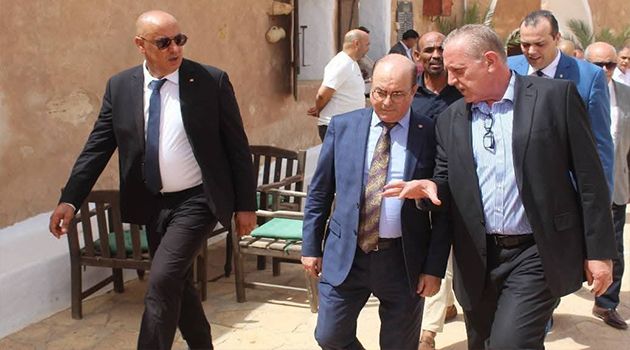 مشاريع سياحية معطّلة في تطاوين.. وزير السياحة يوضّح 