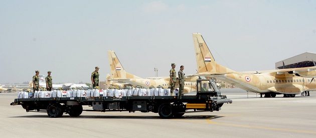 الجيش المصري يوجه رسالة إلى المحاصرين في القطاع (فيديو)