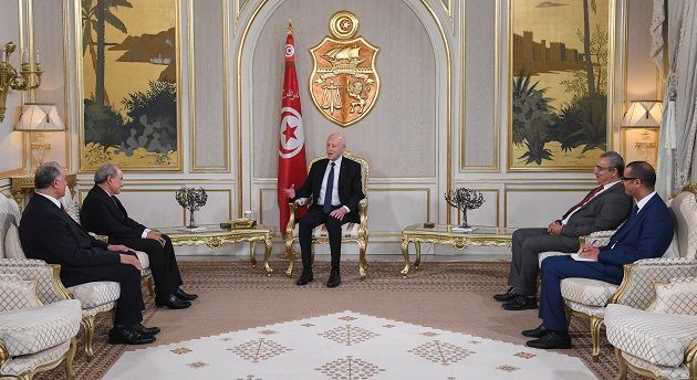 رئيس الجمهورية يستقبل الأمين العام لاتحاد المحامين العرب ورئيسه