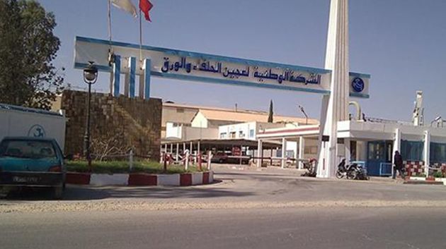 القصرين: أعوان شركة عجين الحلفاء والورق يعيدون تشغيل معدات معطّلة منذ سنوات