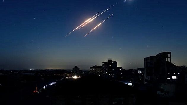 إيران تكشف عن إنتاج صواريخ جديدة بـ