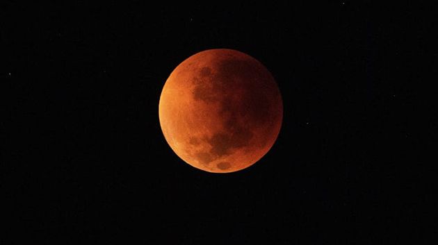 المعهد الوطني للرصد الجوي: خسوف كلي للقمر يوم الأحد 7 سبتمبر 