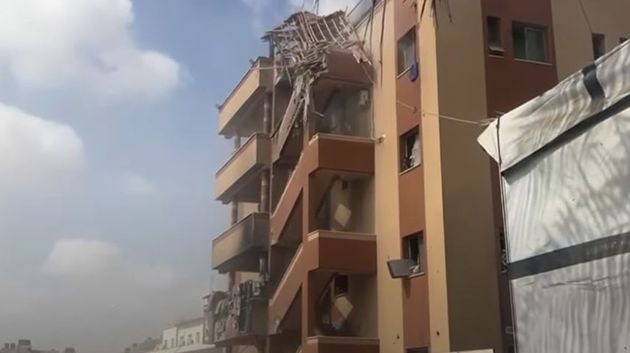 بينهم 4 صحفيين: إسرائيل تقتل 15 فلسطيـ.ـنيّاً بقصف مجمع ناصر الطبي