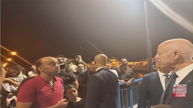 رئيس الجمهورية يؤدي زيارة فجئية إلى حلق الوادي (فيديو)
