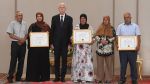 رئيس الجمهورية يشرف على موكب الاحتفال بيوم العلم