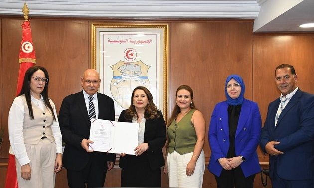 المجلس الوطني للاعتماد يسلم أول شهادة اعتماد لمؤسسة تونسية ناشطة في مجال المقارنات بين المخابر
