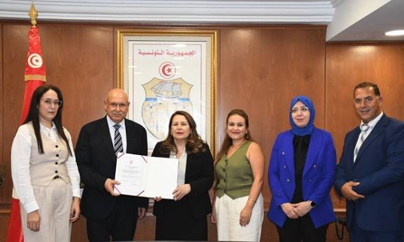 المجلس الوطني للاعتماد يسلم أول شهادة اعتماد لمؤسسة تونسية ناشطة في مجال المقارنات بين المخابر