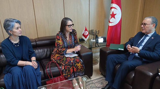 وزير الاقتصاد يلتقي وفدا عن البنك الأوروبي لإعادة الإعمار والتنمية