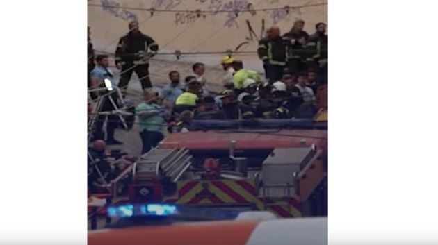 مصرع 15 شخصا اثر انحراف عربة قطار سياحي في البرتغال (فيديو) 