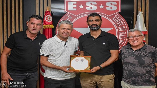 النجم الساحلي يوقّع اتفاقية شراكة مع الأفق الرياضي بكركر 