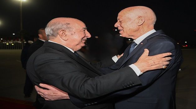 رئيس الجمهورية يغادر الجزائر في اتجاه أرض الوطن