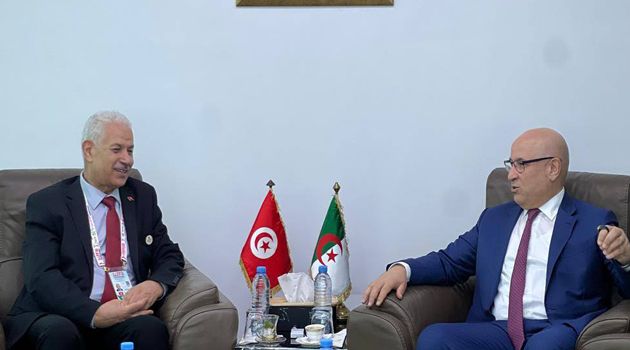 وزير التجارة يتباحث مع نظيره الجزائري السبل الكفيلة لتعزيز التجارة البينية 