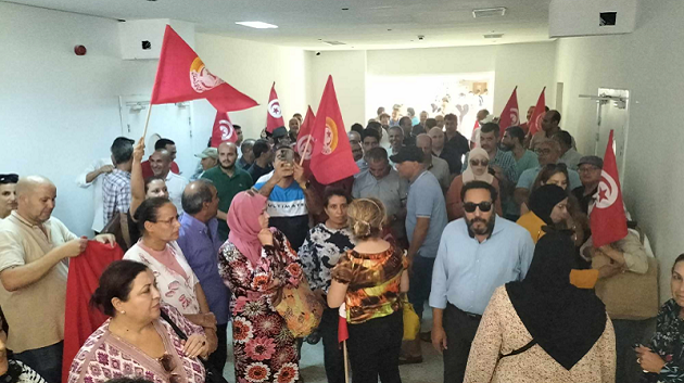  المربّون يحتجّون  بعدد  من مندوبيات التربية