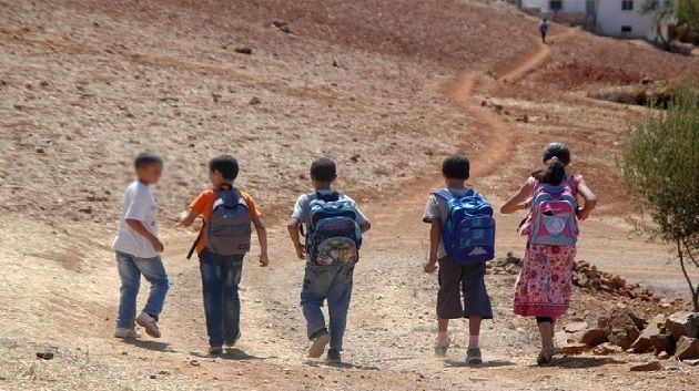 وزير التجهيز خلال زيارته للقيروان: تكثيف عمليات إصلاح المسالك المؤدية للمدارس الريفية
