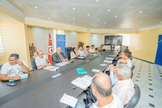 جلسة عمل حول ملف الشركات الاهلية الناشطة في مجال السياحة الايكولوجية وتثمين المنتوجات الغابية