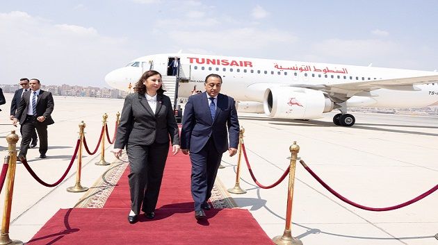  رئيسة الحكومة تصل إلى القاهرة