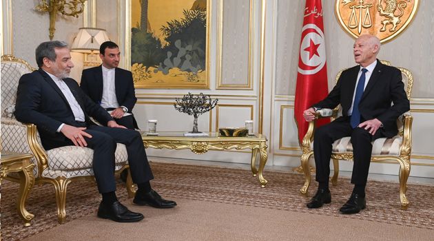 رئيس الجمهورية يستقبل وزير الخارجية الايراني 