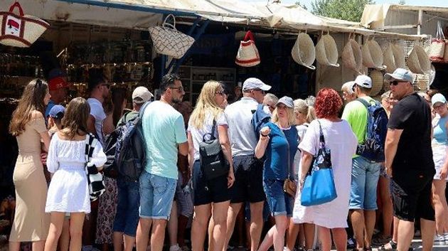 عائدات السياحة والعمل تُغطّي 120 % من خدمة الدين الخارجي
