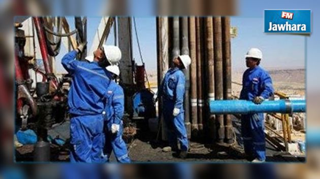    تطاوين : عمال مسرحون من شركات النفط يواصلون اعتصامهم