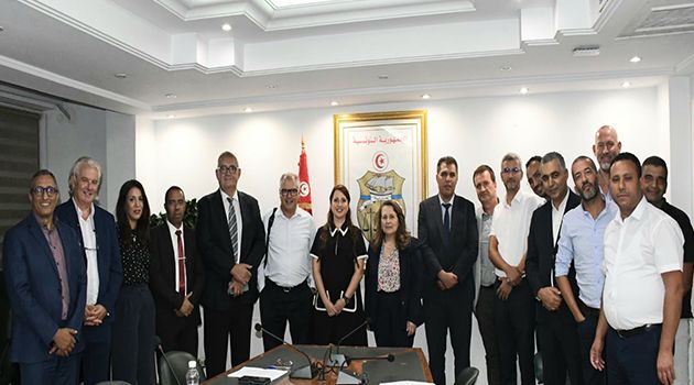 إعداد ميثاق التنافسية للنهوض بصناعة مكونات الطائرات في تونس