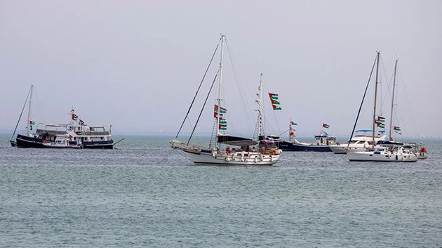 رغم محاولات الإعتراض والتشويش.. 'أسطول الصمود' يستأنف مساره نحو شواطئ غـ.ـزة