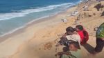 في مشهد مؤلم: أطفال فلسطينـ.يون ينتظرون سفن أسطول الصمود (فيديو)