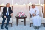 وزير الصحة يؤدي زيارة عمل الى سلطنة عمان 
