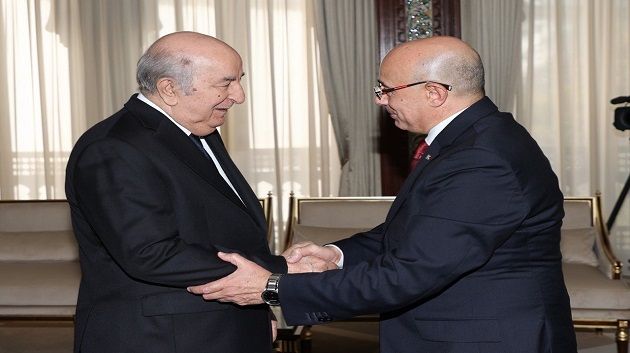 وزير الدفاع في زيارة إلى الجزائر