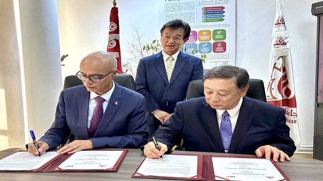 توقيع اتفاقية تعاون بين جامعة تونس المنار وجامعة يابانية